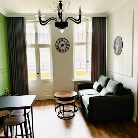 Belvedere Old Town With Balcony Ac Progres *