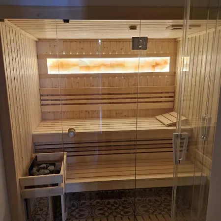 Belvedere Old Town With Balcony Ac Progres