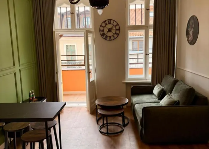 Belvedere Old Town With Balcony Ac Progres *